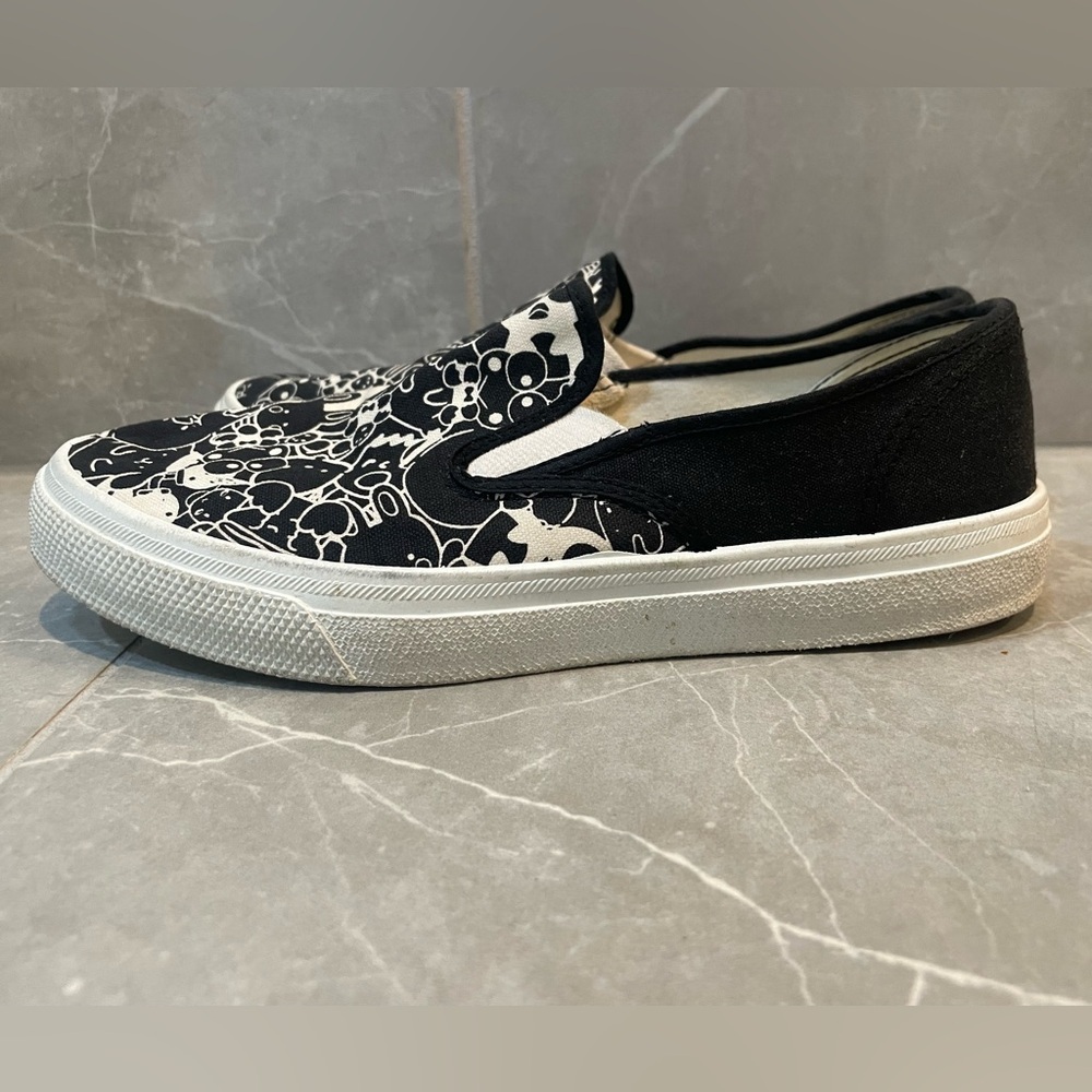 Sanrio Characters Pompom Pochacco Black & White Slip-On Women's Sneakers 7.5 - Picture 3 of 8